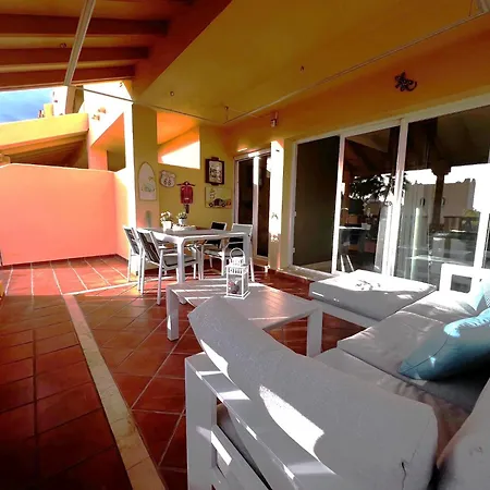 Santa Maria Village, Elviria, * Marbella