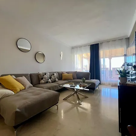 Santa Maria Village, Elviria,