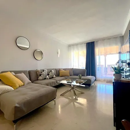 Santa Maria Village, Elviria,