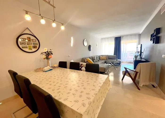 Santa Maria Village, Elviria,