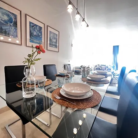 Santa Maria Village, Elviria,