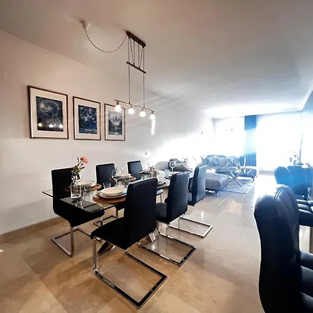 Santa Maria Village, Elviria, *