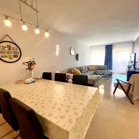 Santa Maria Village, Elviria,