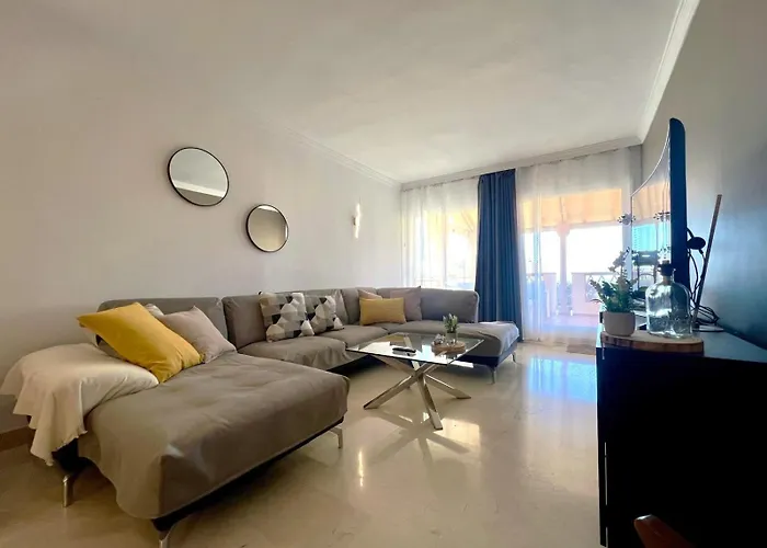 Santa Maria Village, Elviria,