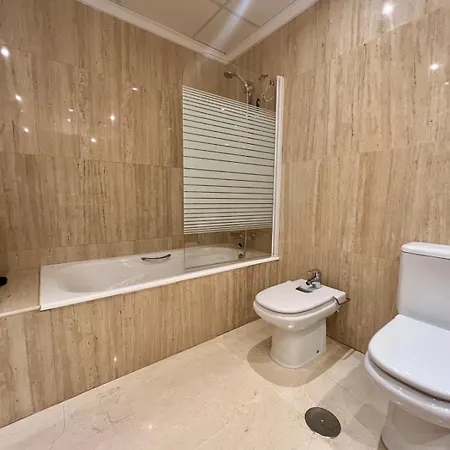 Santa Maria Village, Elviria, * מארבלה