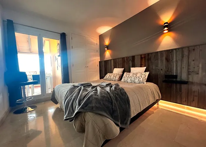 Апартаменты Santa Maria Village, Elviria, Марбелья